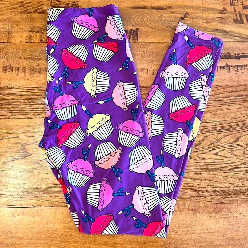 NWOT LuLaRoe Birthday Leggings, One Size